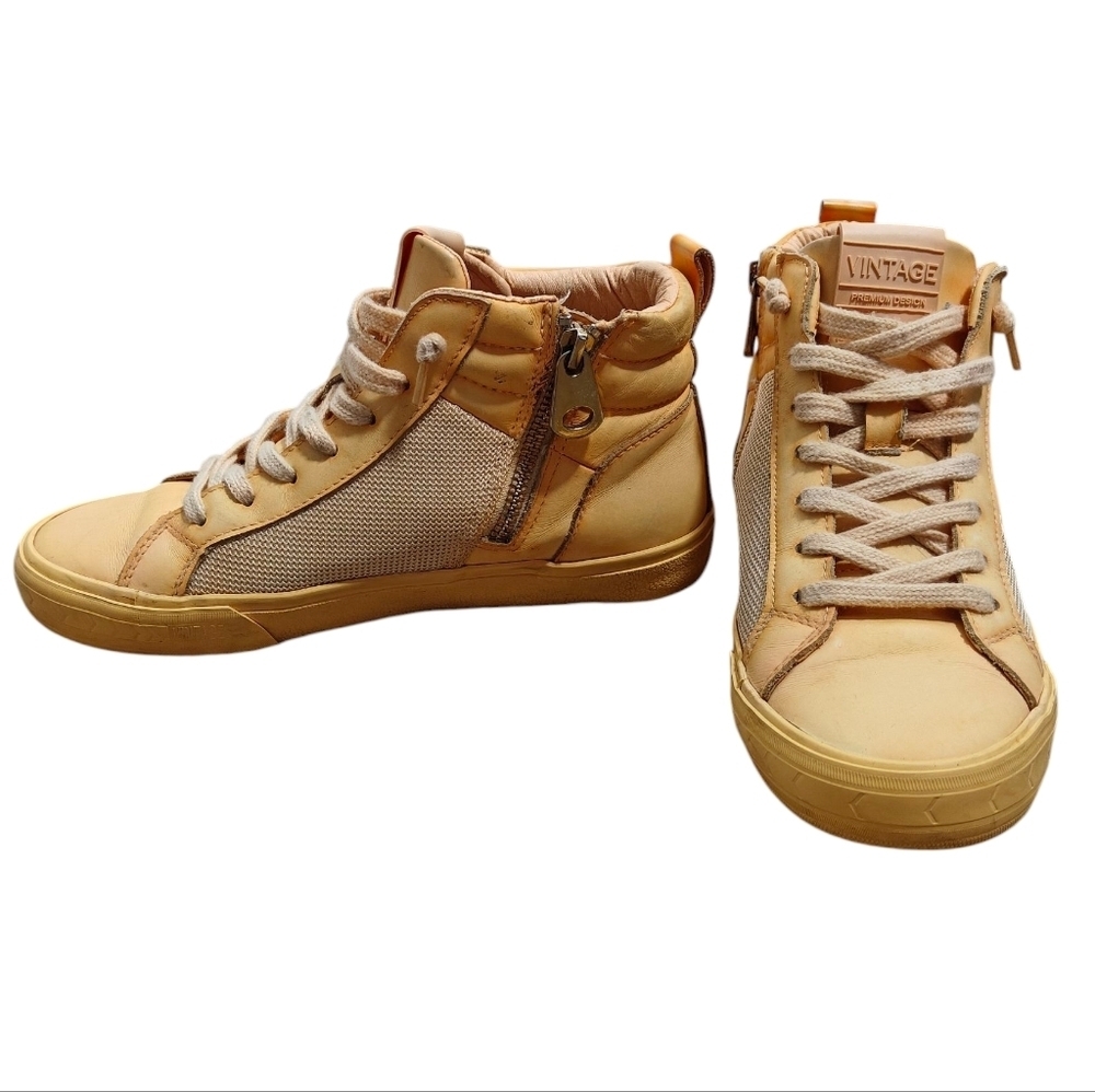 VINTAGE HAVANA Serious Peach Zippered Slip-On Shoes Size 7